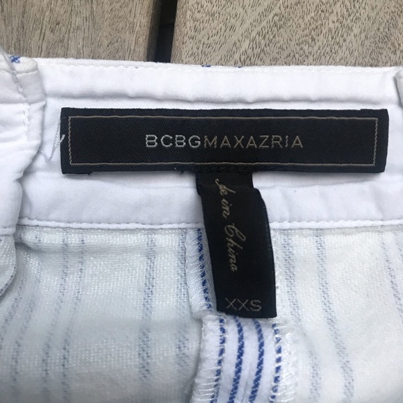 BCBG MAXAZRIA Blue & White Striped Zip Up Skort - Picture 7 of 7